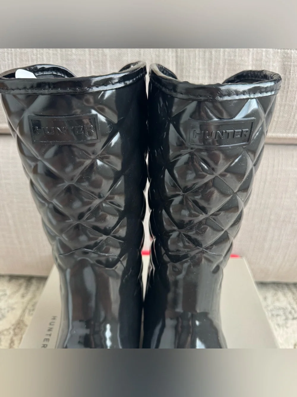 Hunter Women's Refined Gloss Quilt Short Boot In Black